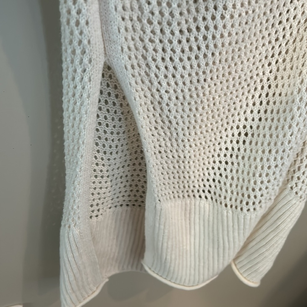 Universal Thread Open Weave Duster - Picture 4 of 4